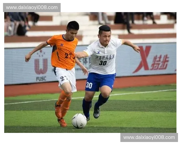 特步大学足球联赛助力校园体育发展 培养青春活力与竞技精神